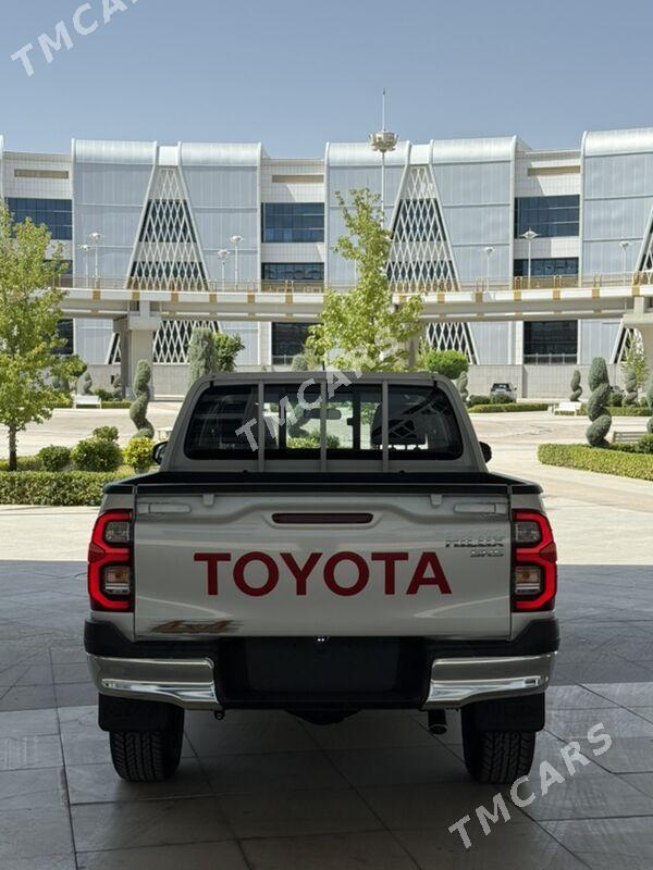 Toyota Hilux 2025 - 692 000 TMT - Ашхабад - img 4