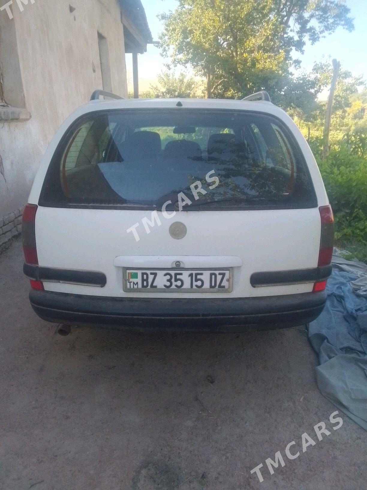 Opel Omega 1995 - 26 000 TMT - Гурбансолтан Едже - img 3