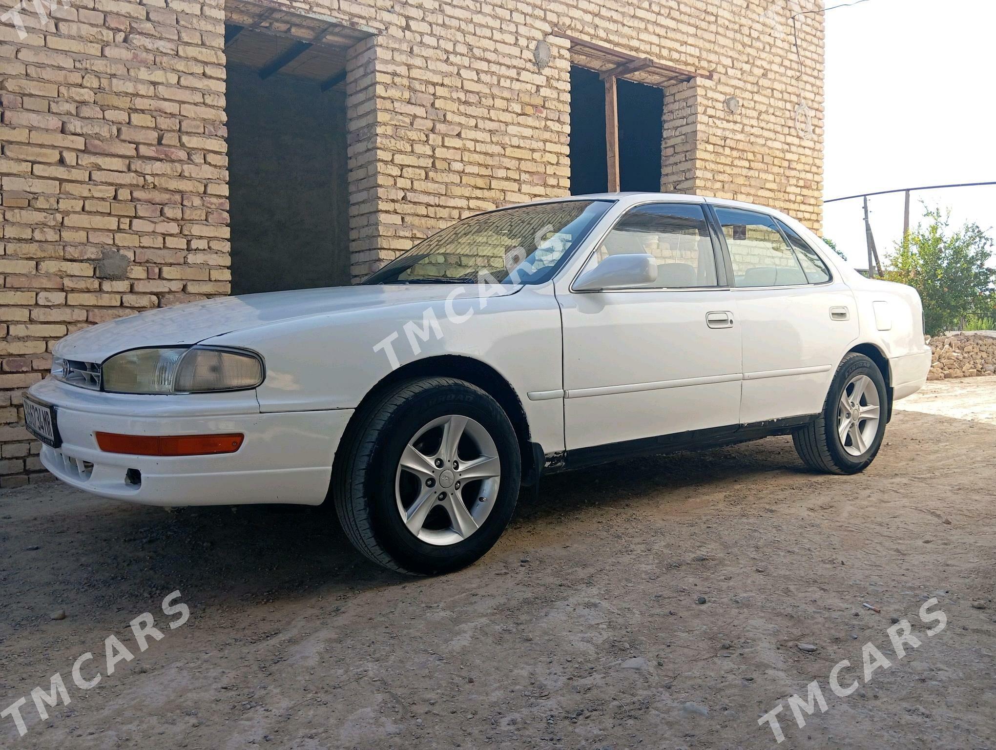 Toyota Camry 1993 - 75 000 TMT - Байрамали - img 8