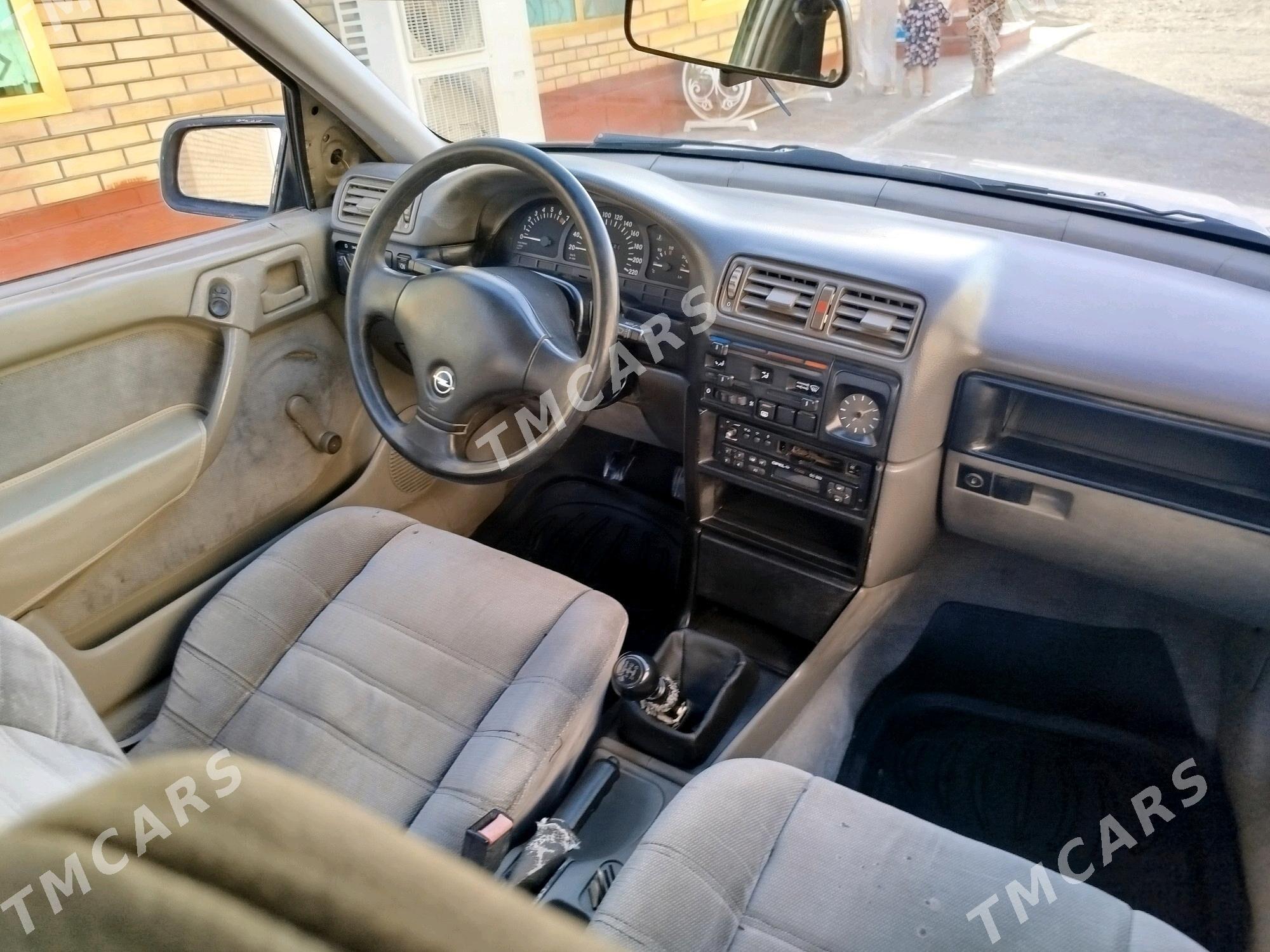 Opel Vectra 1991 - 39 000 TMT - Mary - img 8