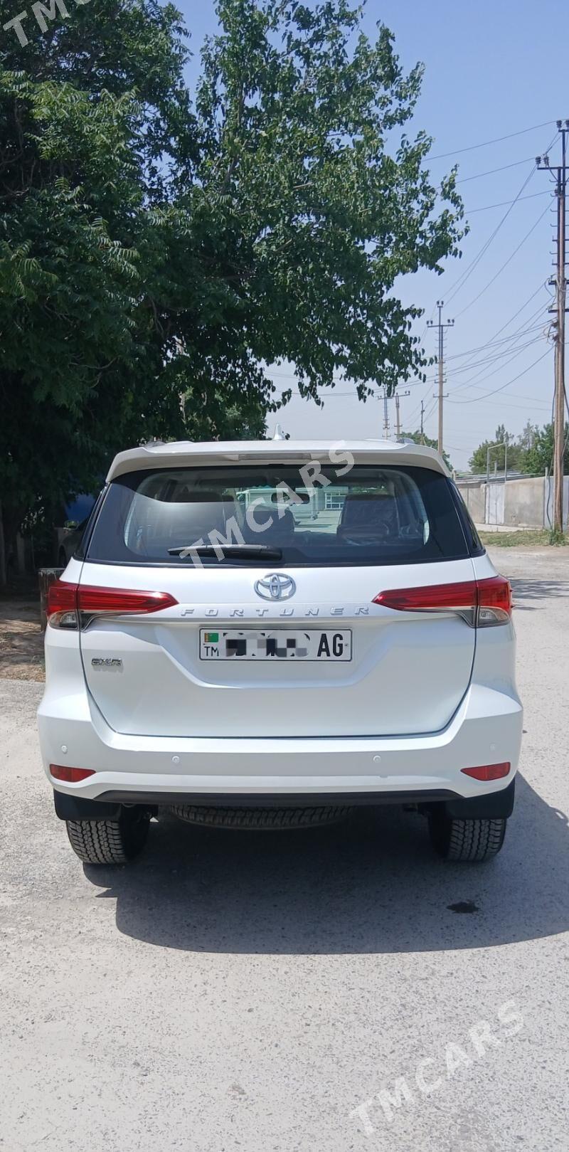 Toyota Fortuner 2024 - 665 000 TMT - Aşgabat - img 8
