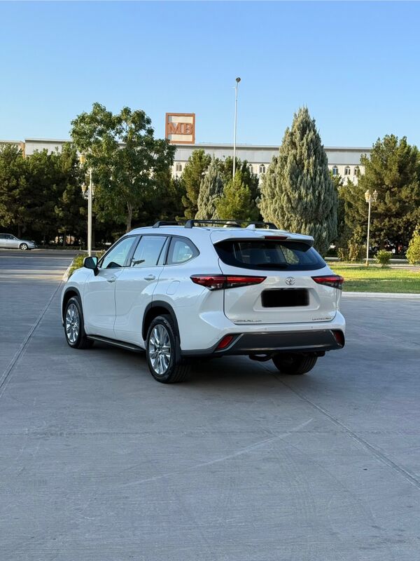 Toyota Highlander 2022 - 615 000 TMT - Ашхабад - img 3