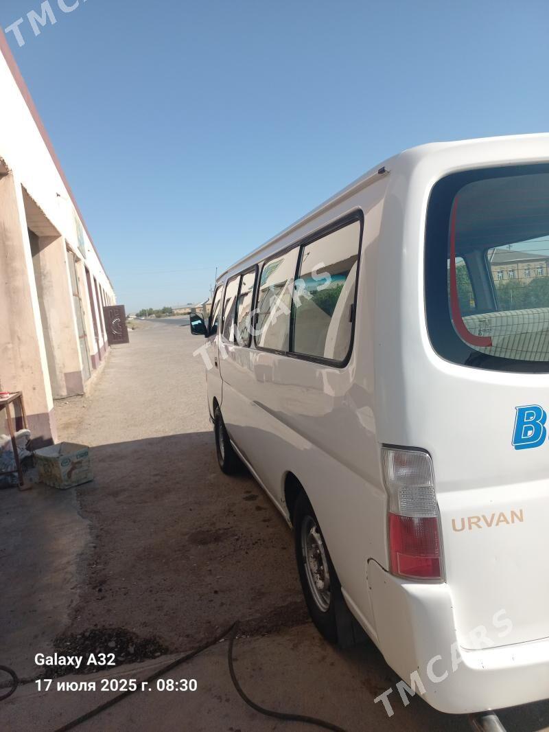 Nissan Urvan 2008 - 110 000 TMT - Мары - img 2