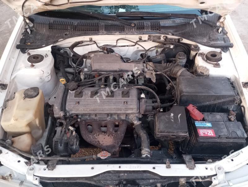 Toyota Carina 1995 - 65 000 TMT - Garabekewül - img 2