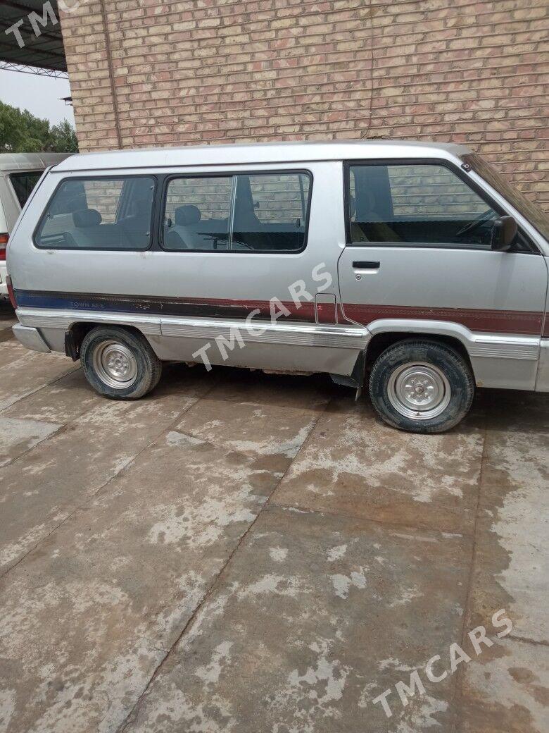 Toyota Town Ace 1991 - 35 000 TMT - Мары - img 5