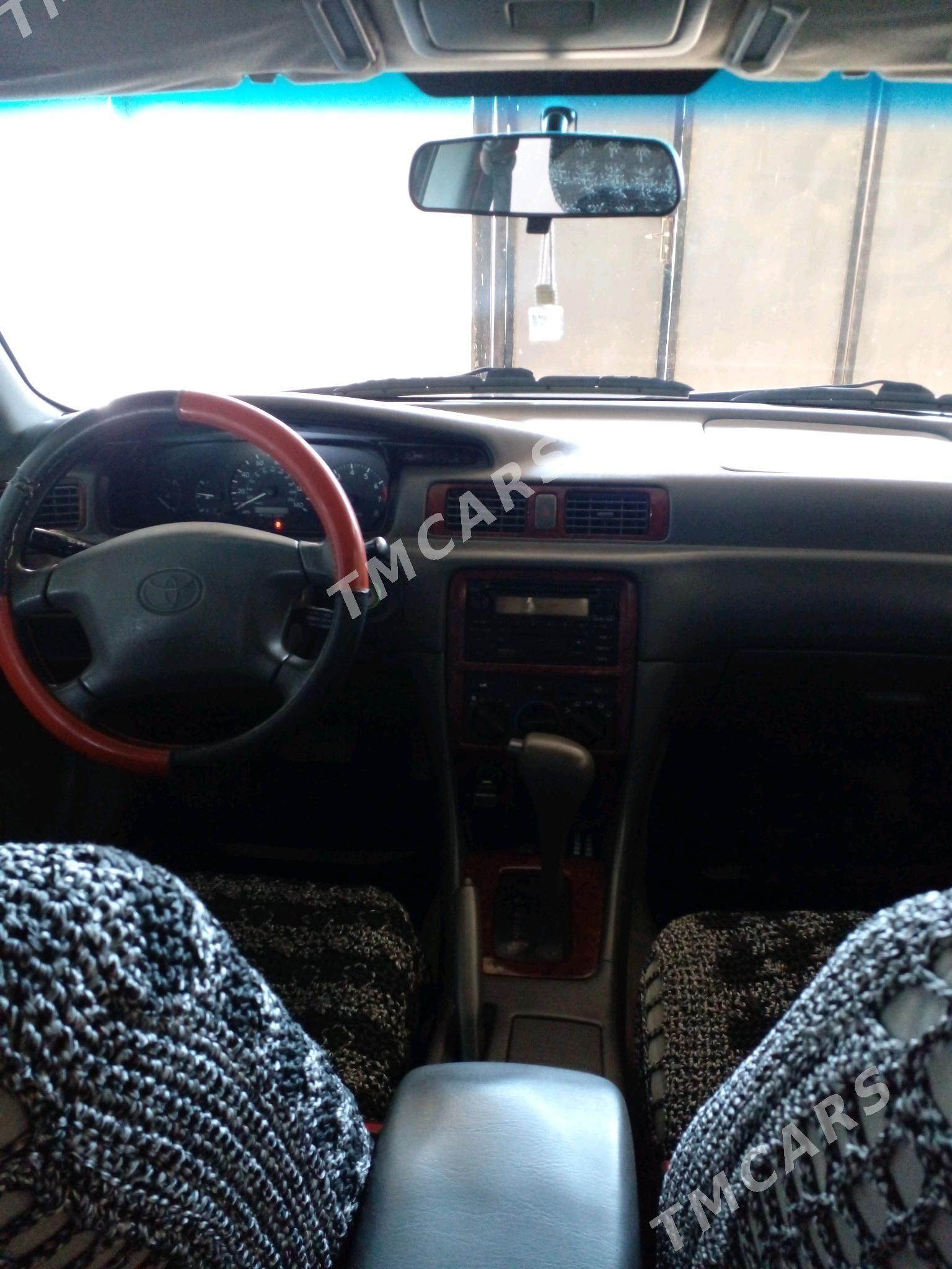 Toyota Camry 2000 - 130 000 TMT - Ёлётен - img 4