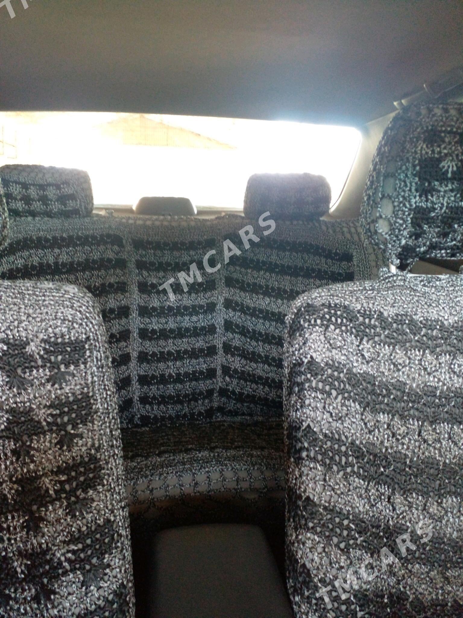 Toyota Camry 2000 - 130 000 TMT - Ёлётен - img 3