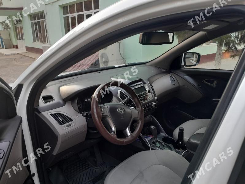 Hyundai Tucson 2011 - 170 000 TMT - Ашхабад - img 3