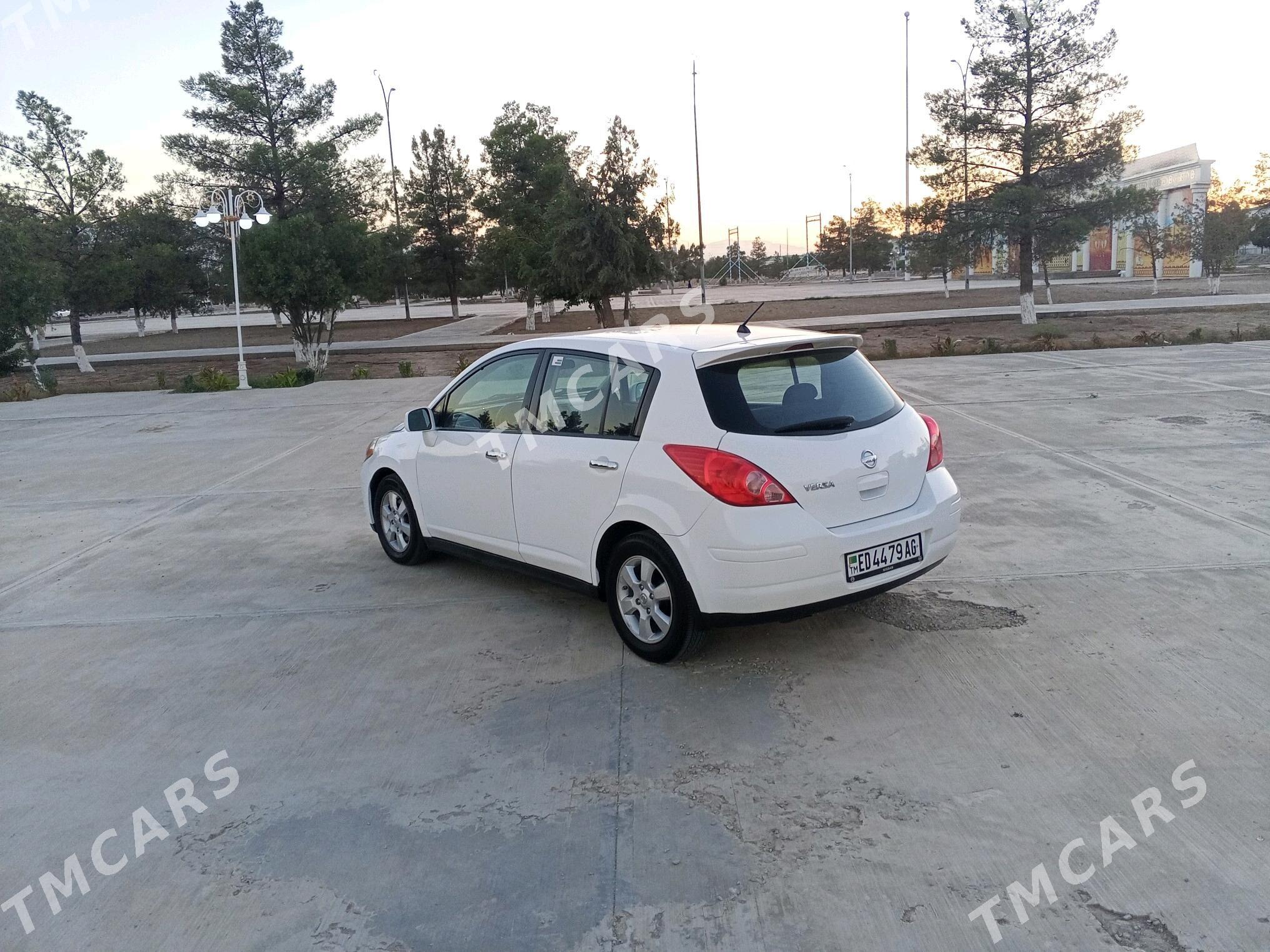 Nissan Versa 2009 - 128 000 TMT - Ашхабад - img 3