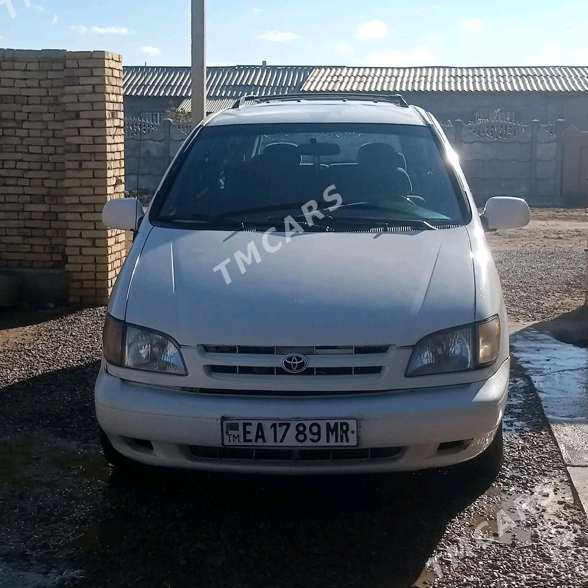 Toyota Sienna 2000 - 100 000 TMT - Огуз хан - img 1