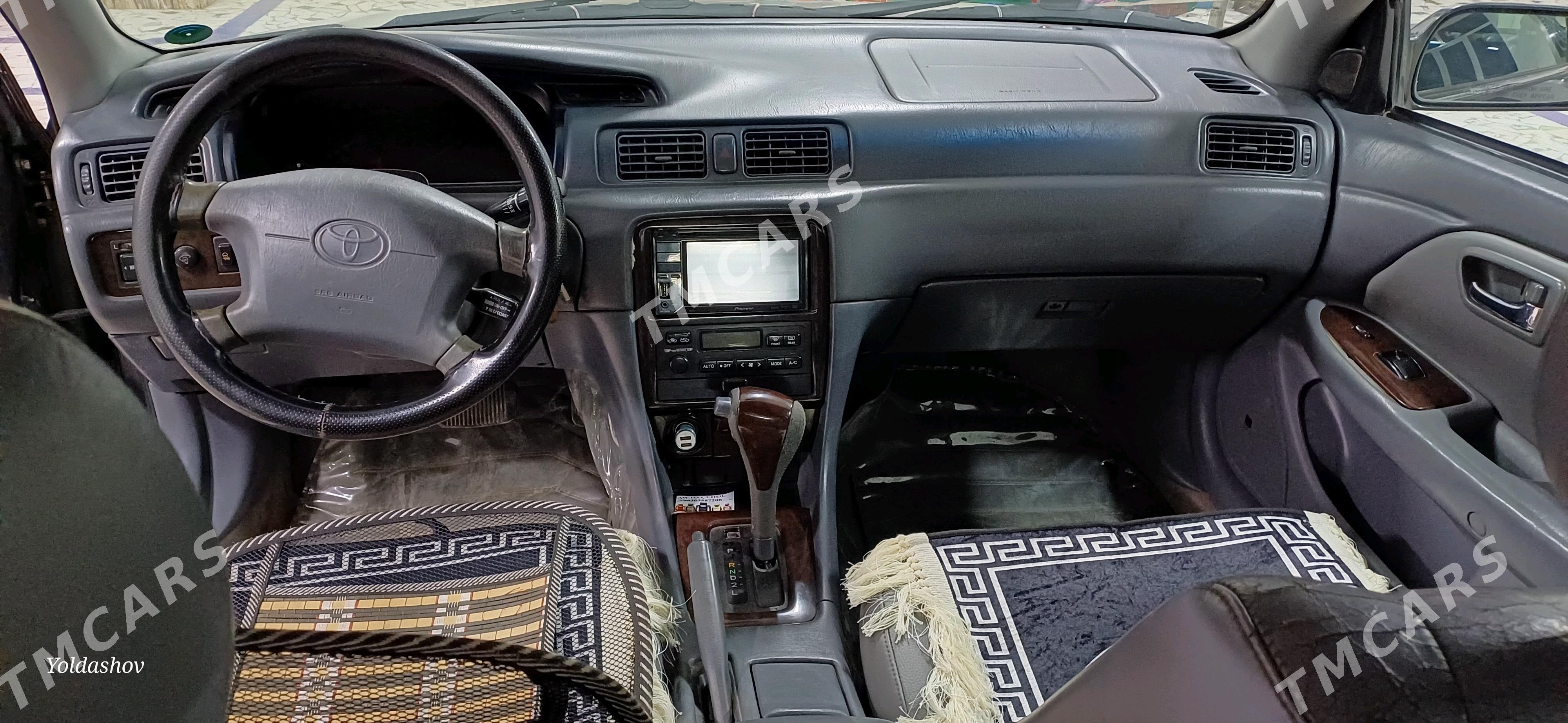 Toyota Camry 2001 - 160 000 TMT - Çärjew - img 2