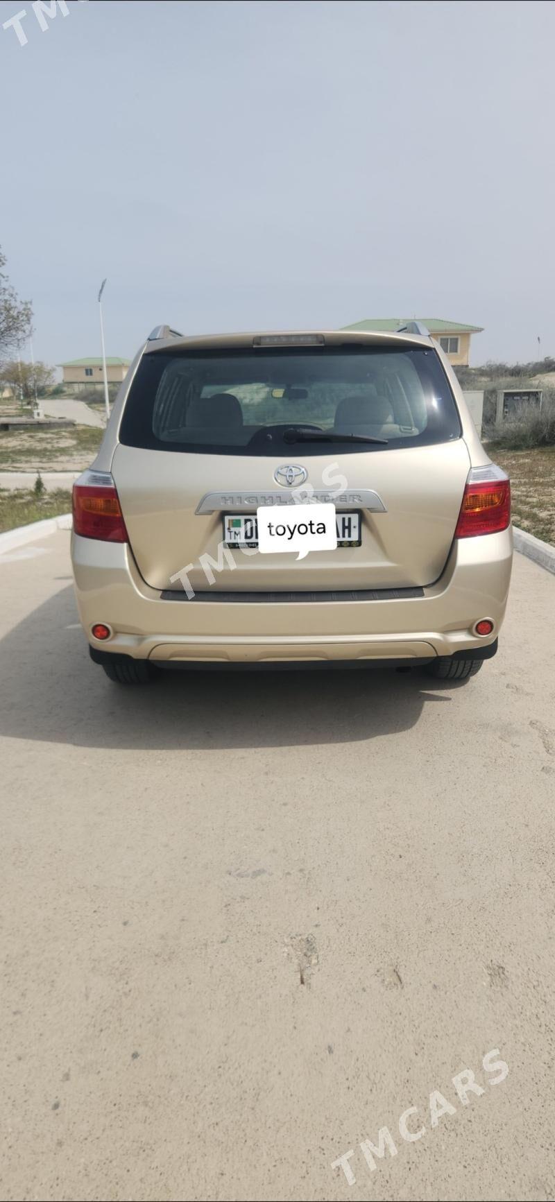 Toyota Highlander 2009 - 270 000 TMT - Мары - img 1