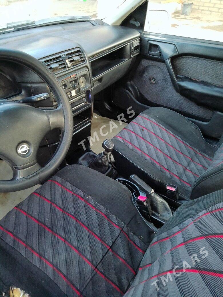 Opel Vectra 1991 - 25 000 TMT - Kaka - img 2