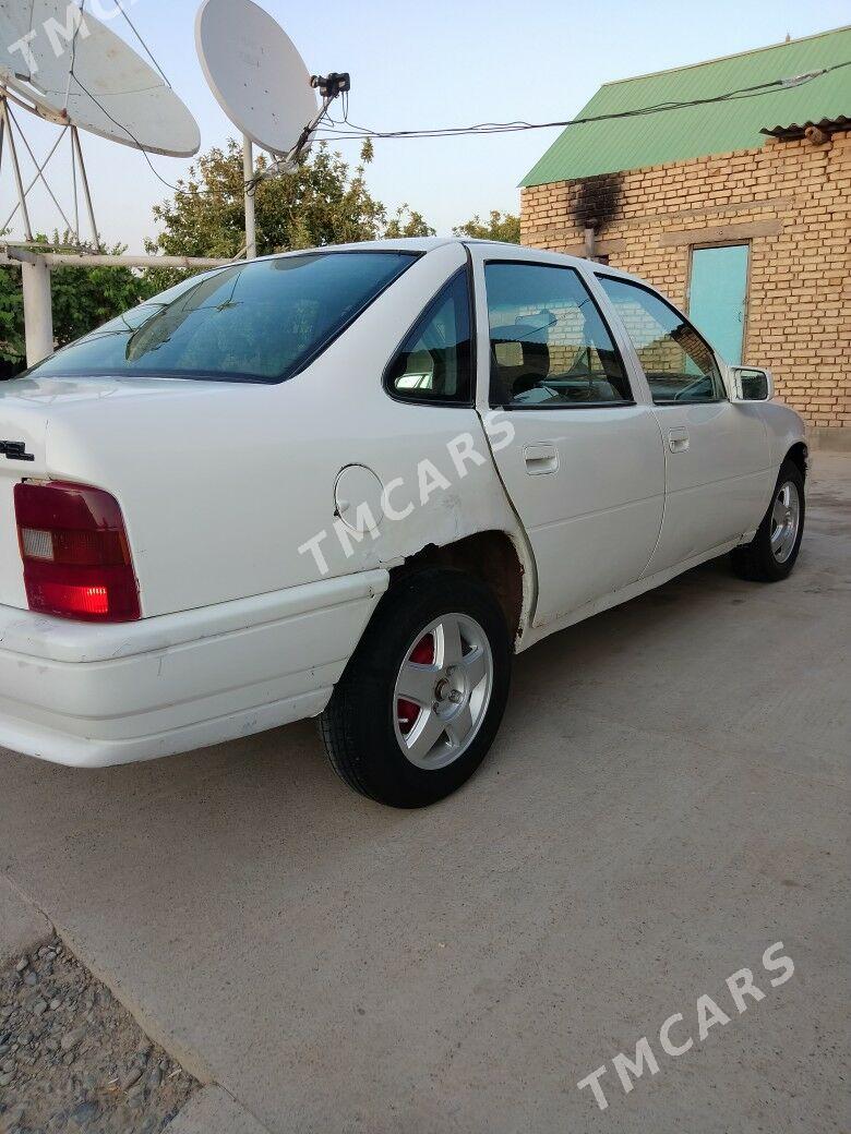 Opel Vectra 1991 - 25 000 TMT - Kaka - img 7