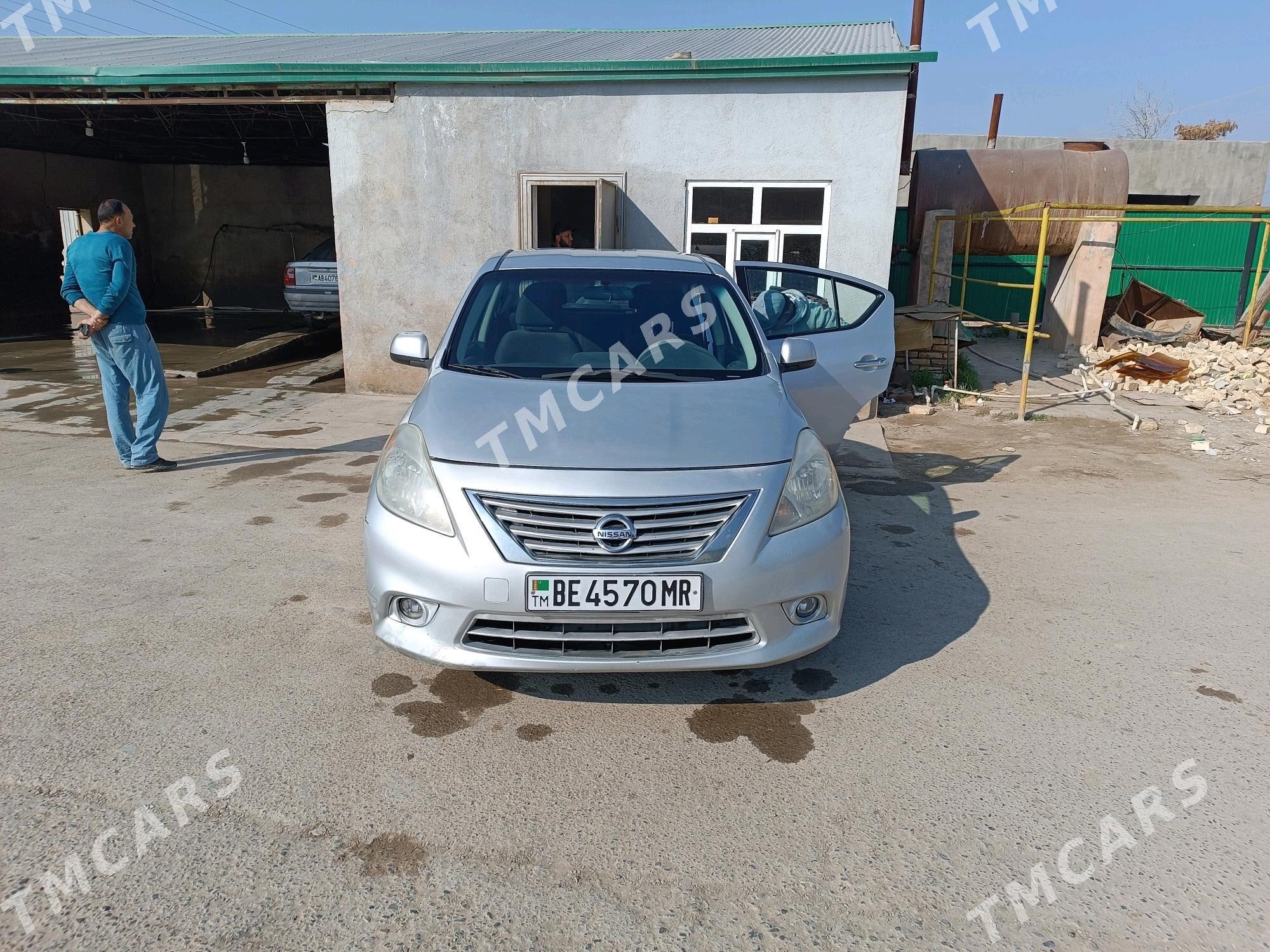 Nissan Versa 2012 - 100 000 TMT - Мургап - img 5
