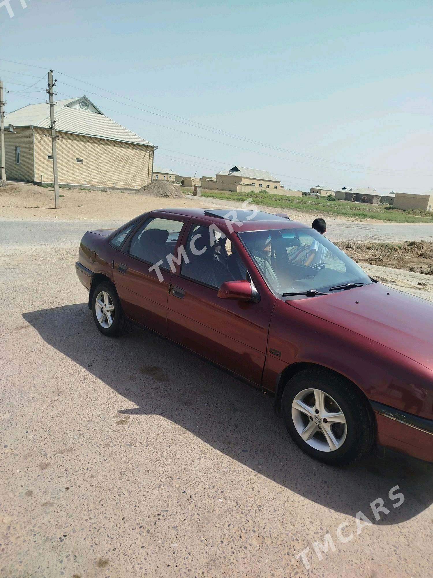 Opel Vectra 1990 - 30 000 TMT - Mary - img 5
