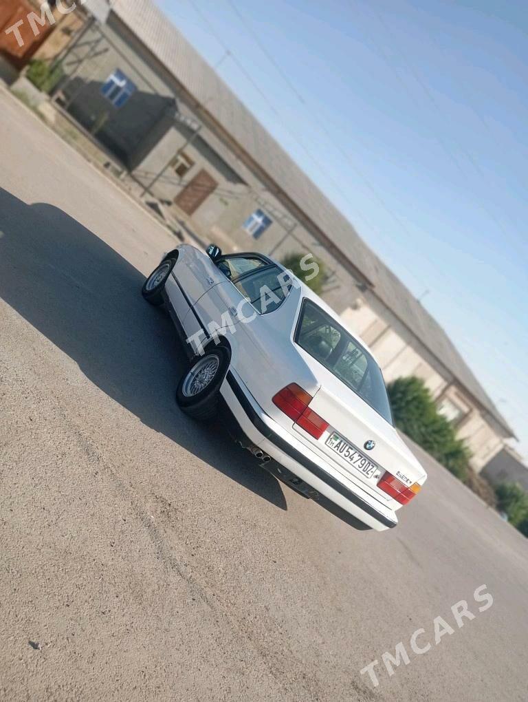 BMW 520 1988 - 35 000 TMT - Губадаг - img 4