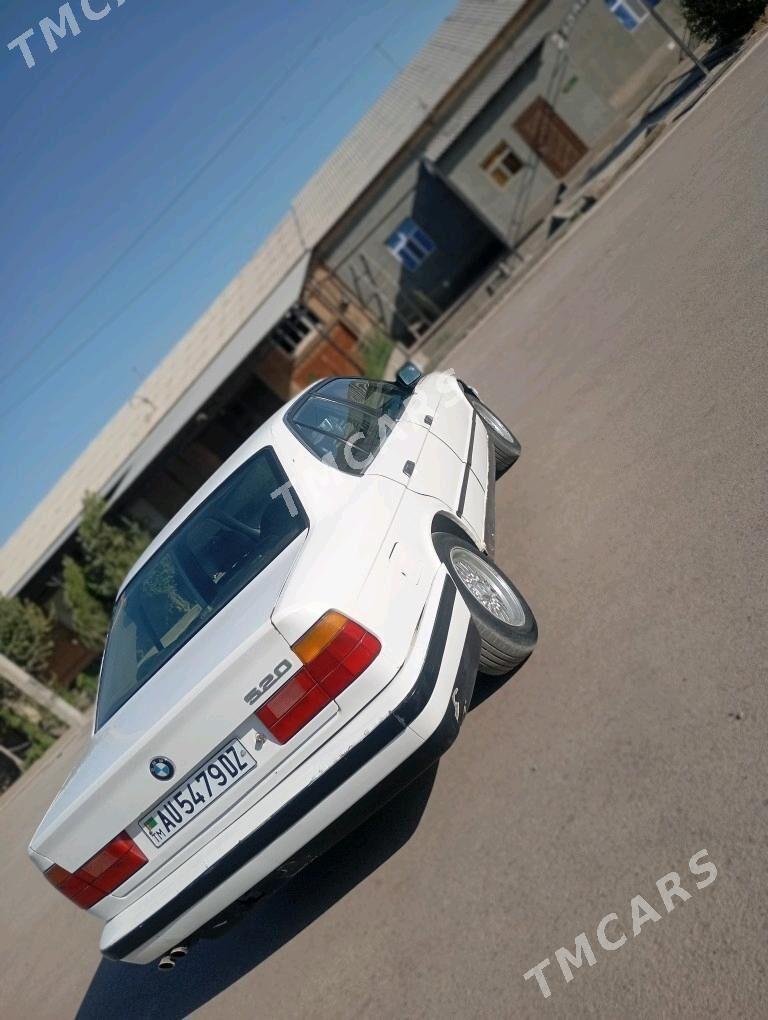BMW 520 1988 - 35 000 TMT - Губадаг - img 3