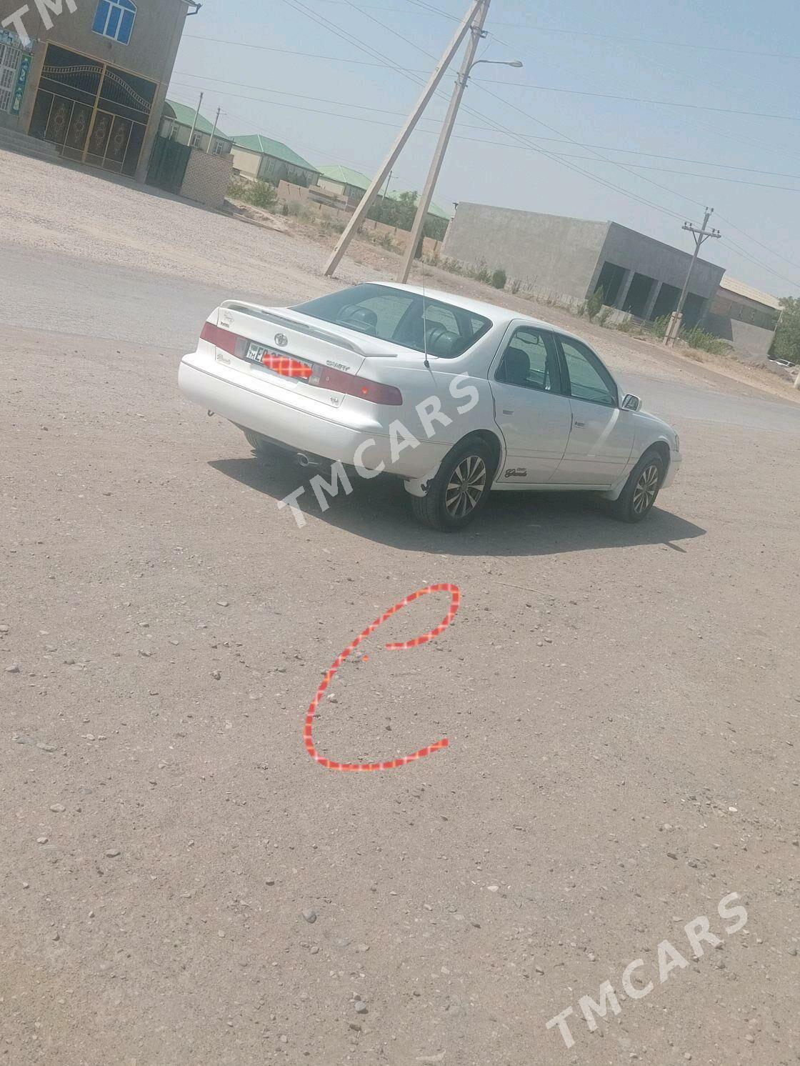 Toyota Camry 2001 - 138 000 TMT - Halaç - img 2