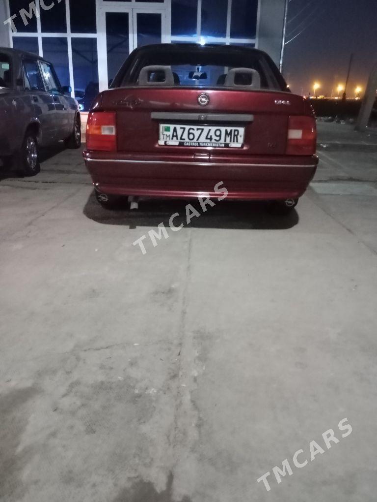 Opel Vectra 1993 - 38 000 TMT - Мургап - img 4