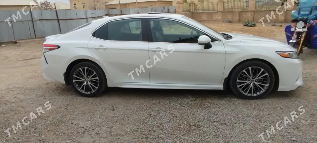 Toyota Camry 2019 - 350 000 TMT - Sakarçäge - img 6