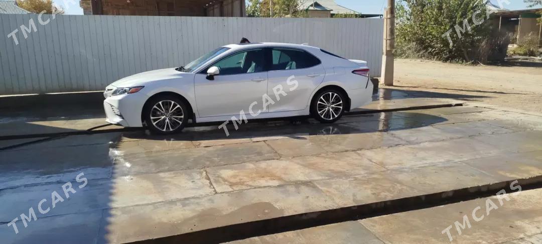 Toyota Camry 2019 - 350 000 TMT - Sakarçäge - img 9