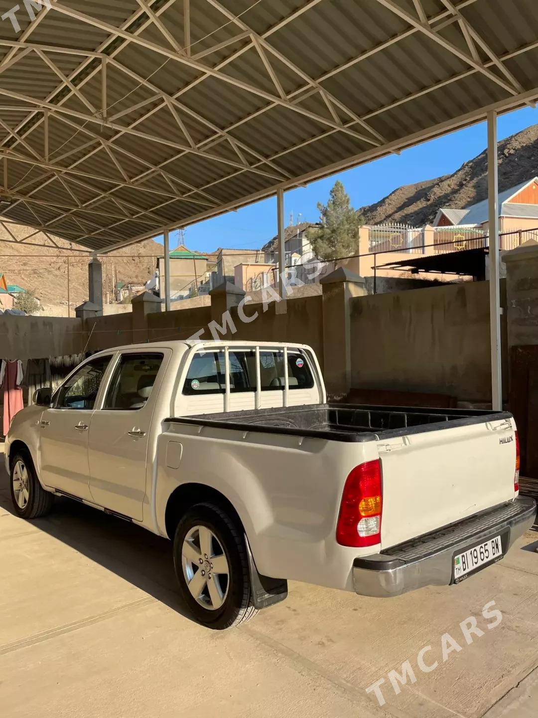 Toyota Hilux 2011 - 345 000 TMT - Туркменбаши - img 4