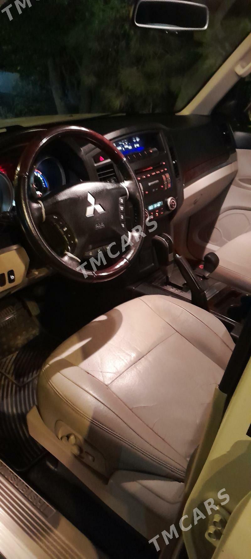 Mitsubishi Pajero 2010 - 240 000 TMT - Türkmenbaşy - img 9