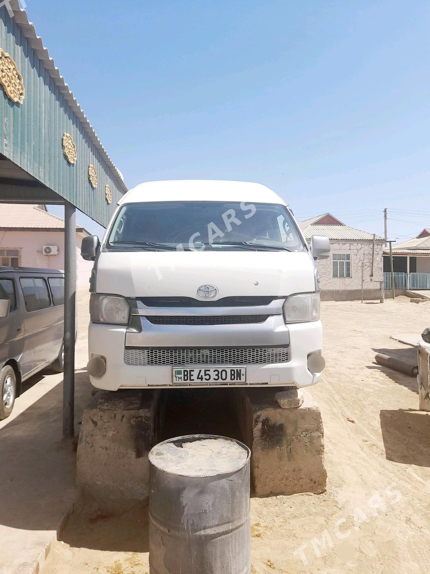 Toyota Hiace 2007 - 260 000 TMT - Esenguly - img 2