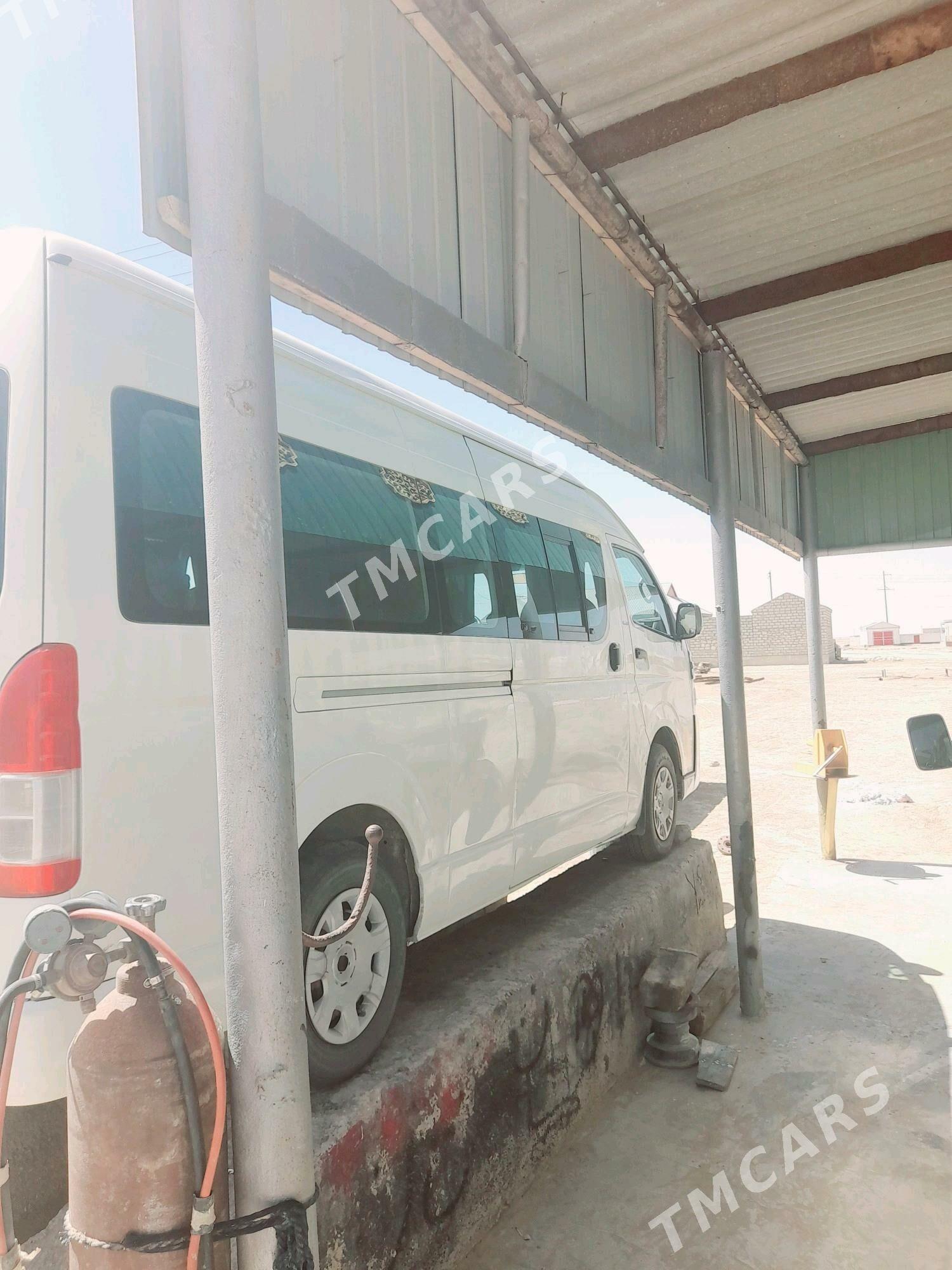 Toyota Hiace 2007 - 260 000 TMT - Esenguly - img 4