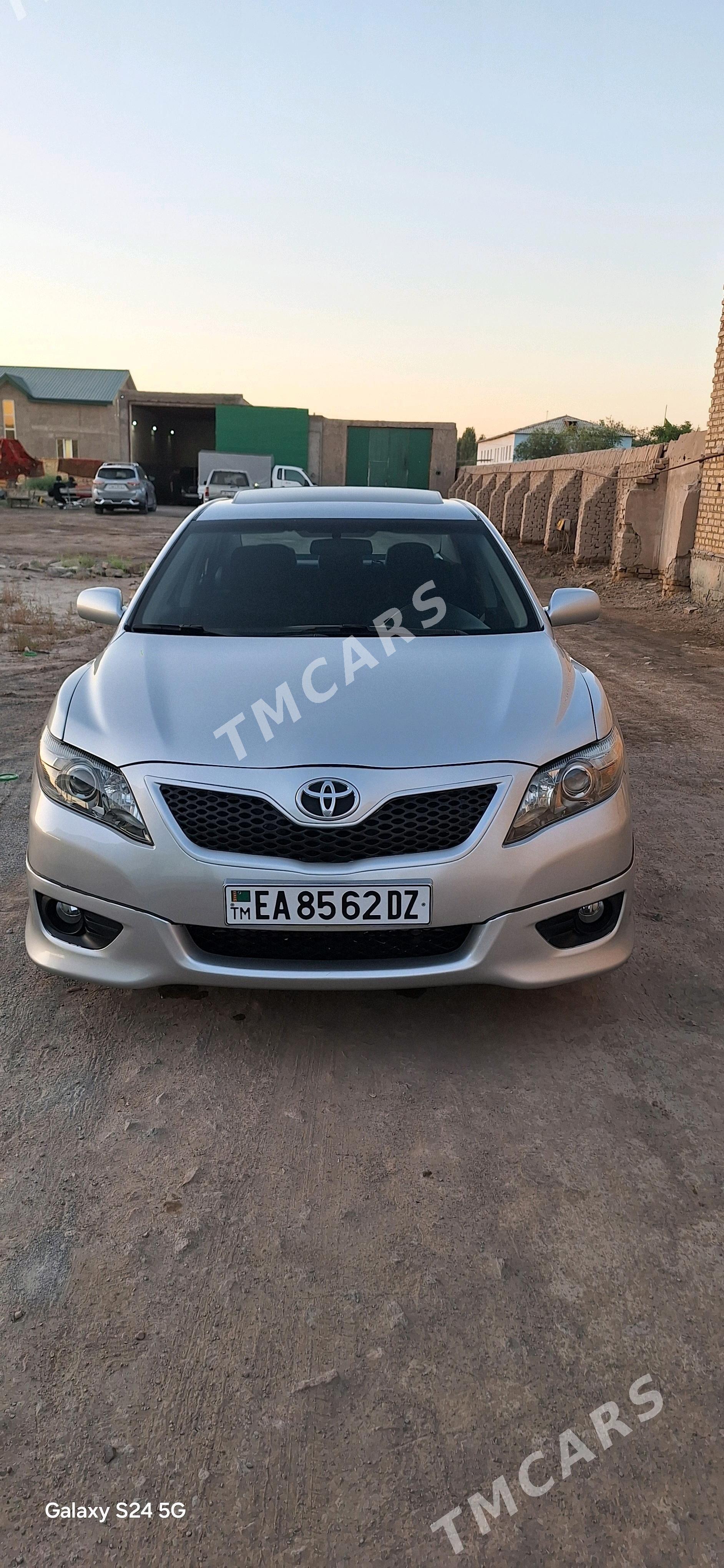 Toyota Camry 2010 - 195 000 TMT - Köneürgenç - img 3