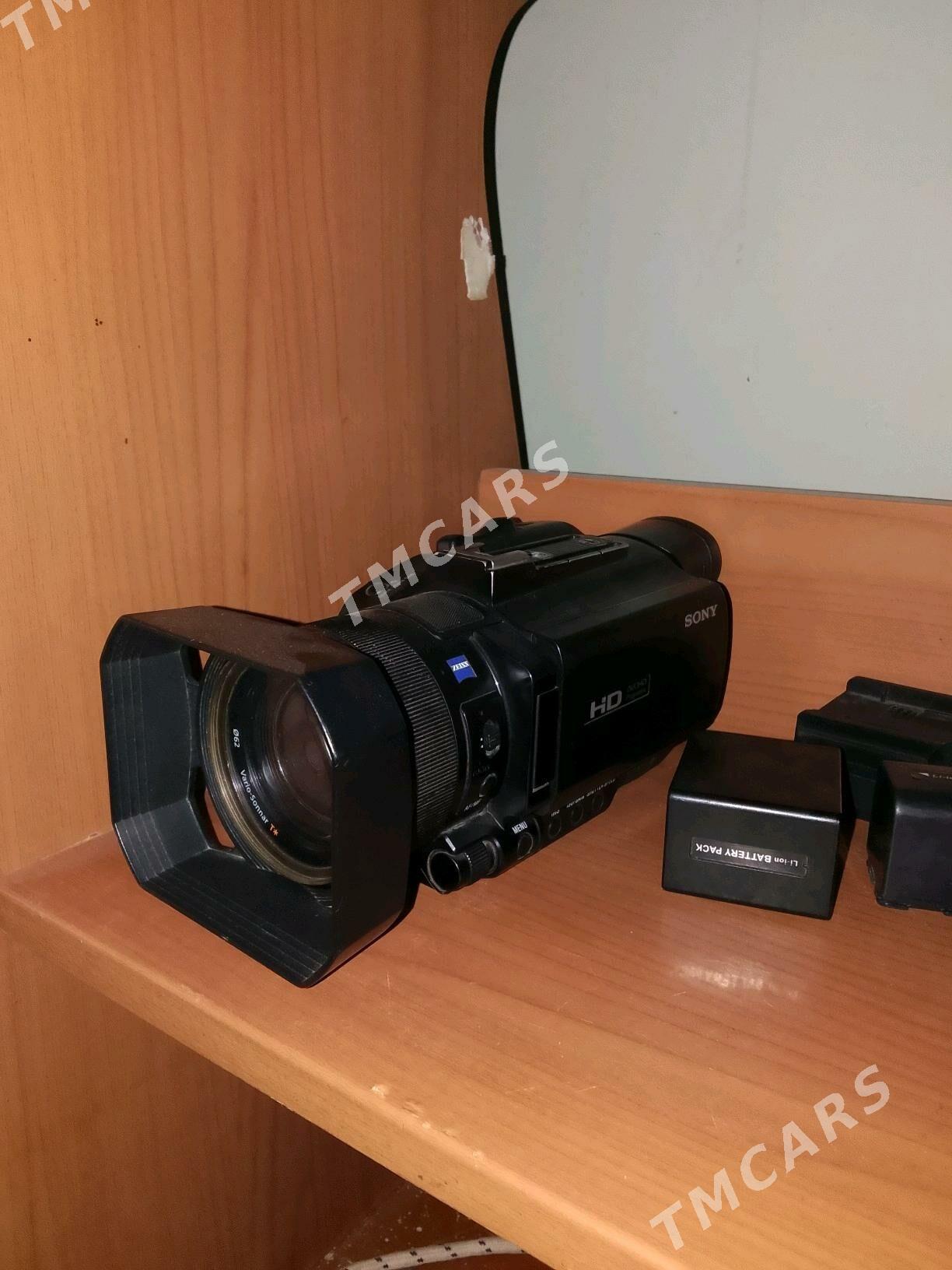 Sony Ax 700 - Mary - img 3