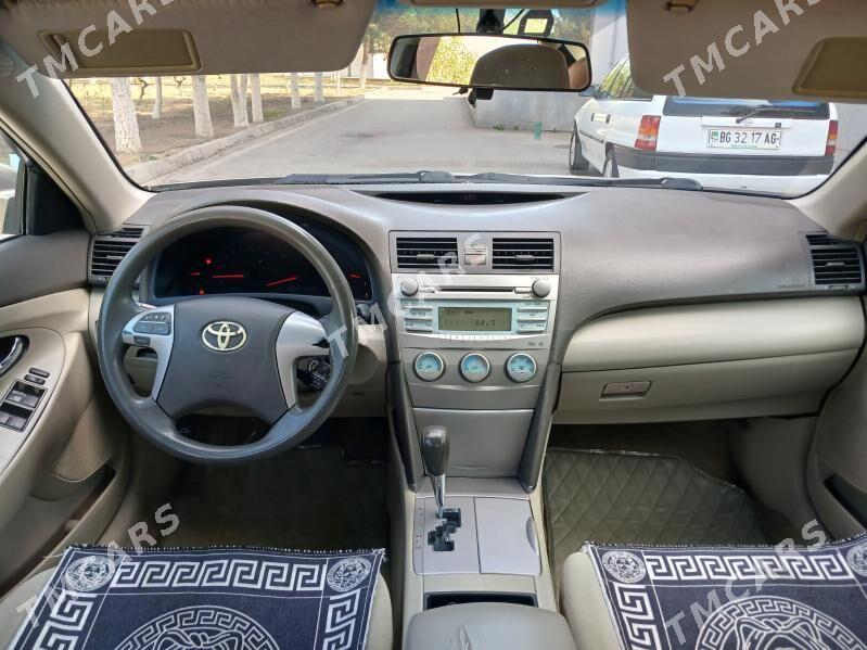 Toyota Camry 2008 - 148 000 TMT - Бузмеин - img 4