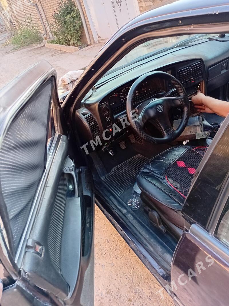 Opel Omega 1993 - 25 000 TMT - Саят - img 3