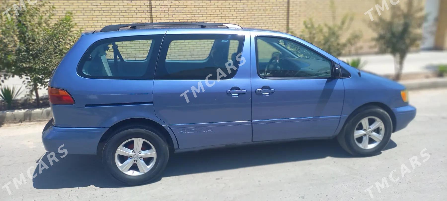 Toyota Sienna 2000 - 135 000 TMT - Туркменабат - img 2