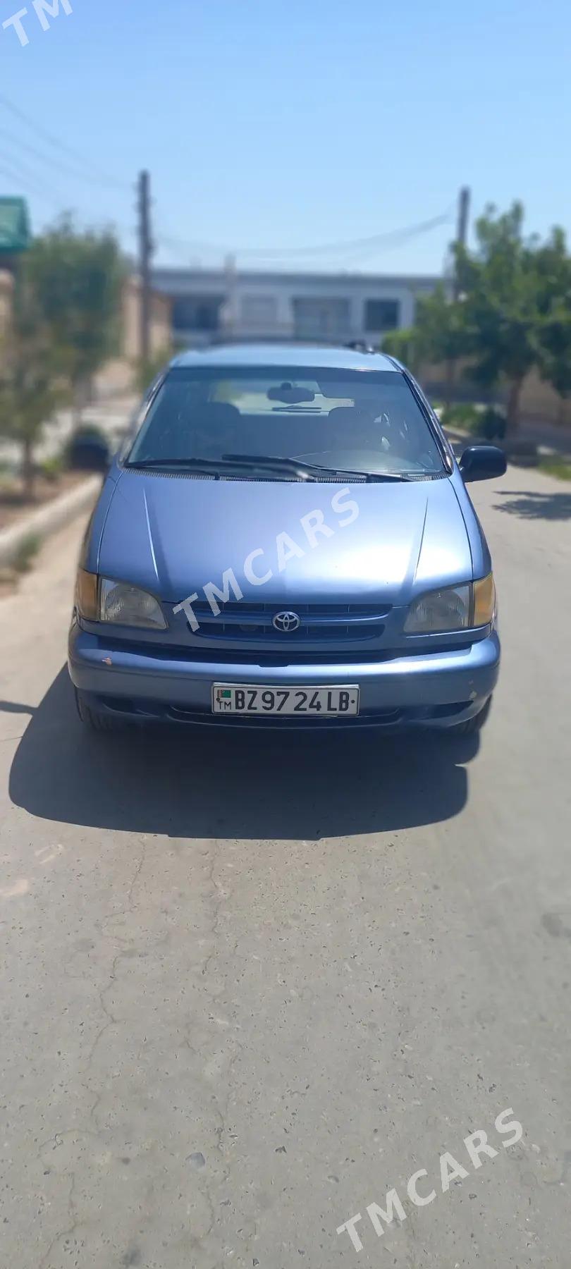 Toyota Sienna 2000 - 135 000 TMT - Туркменабат - img 4
