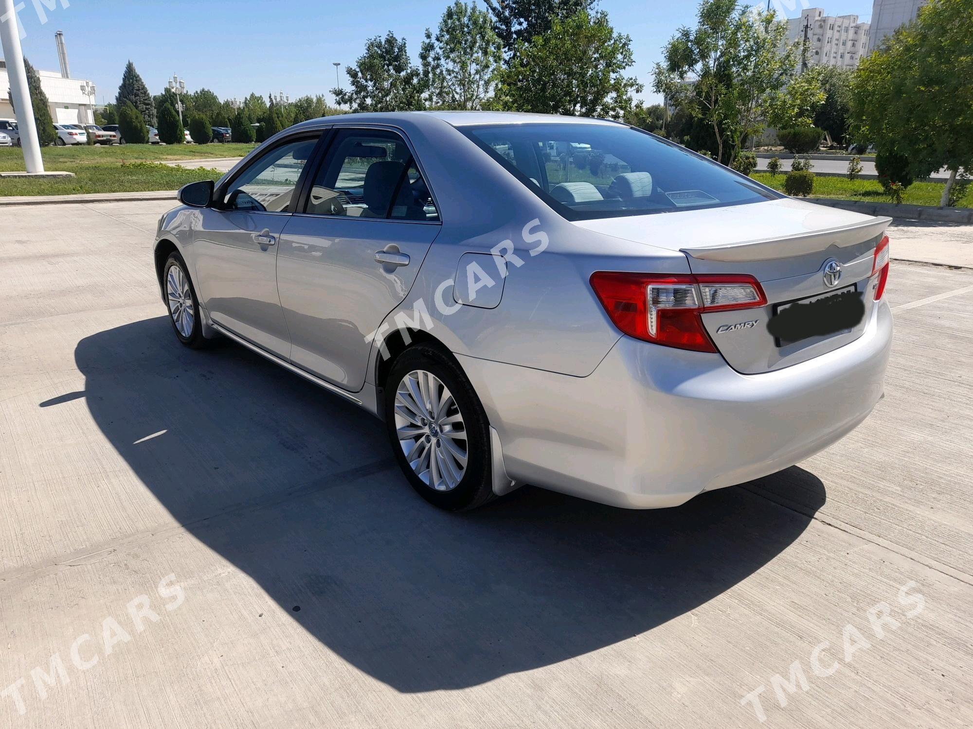 Toyota Camry 2012 - 200 000 TMT - Дашогуз - img 2