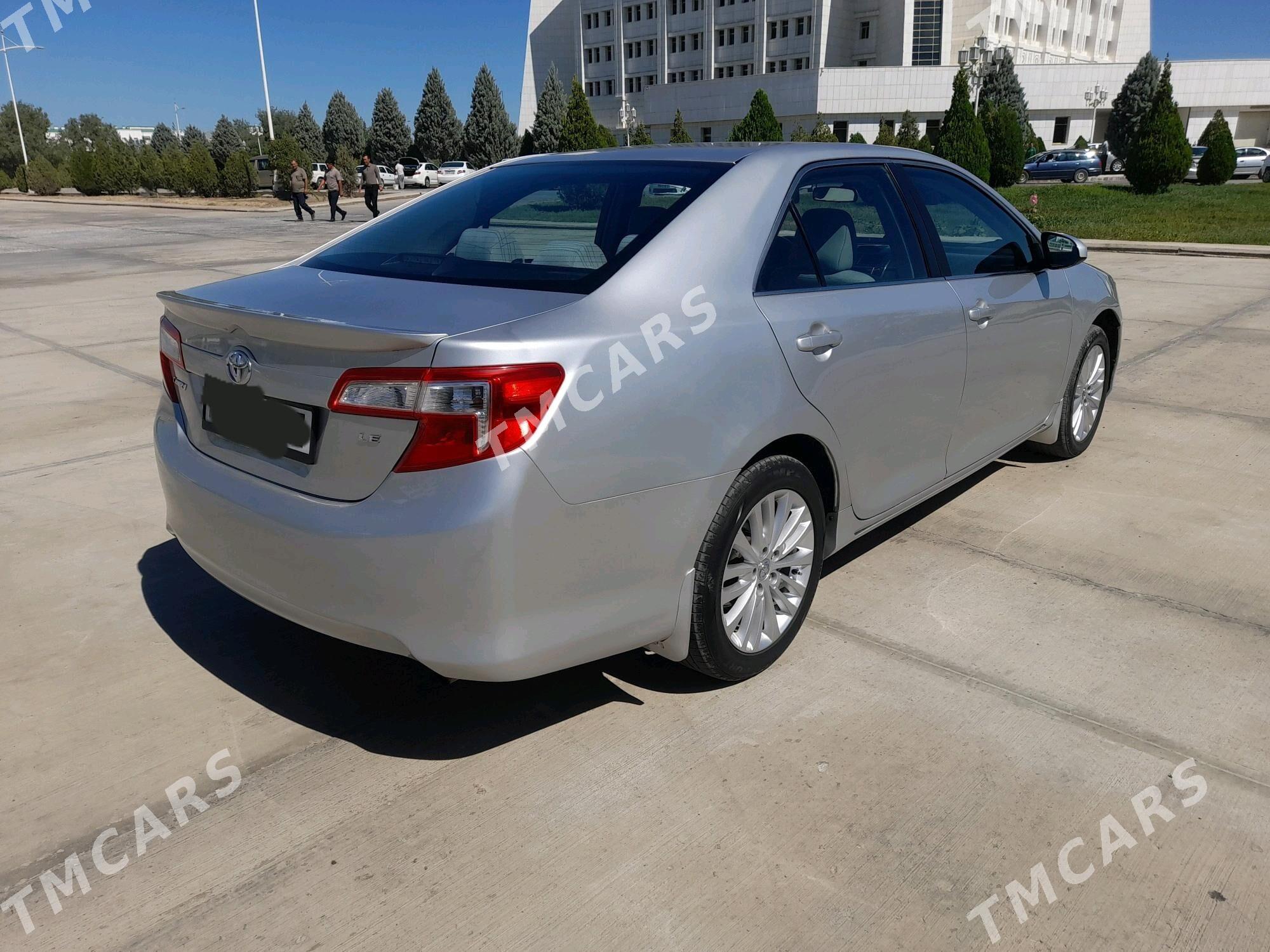 Toyota Camry 2012 - 200 000 TMT - Дашогуз - img 3