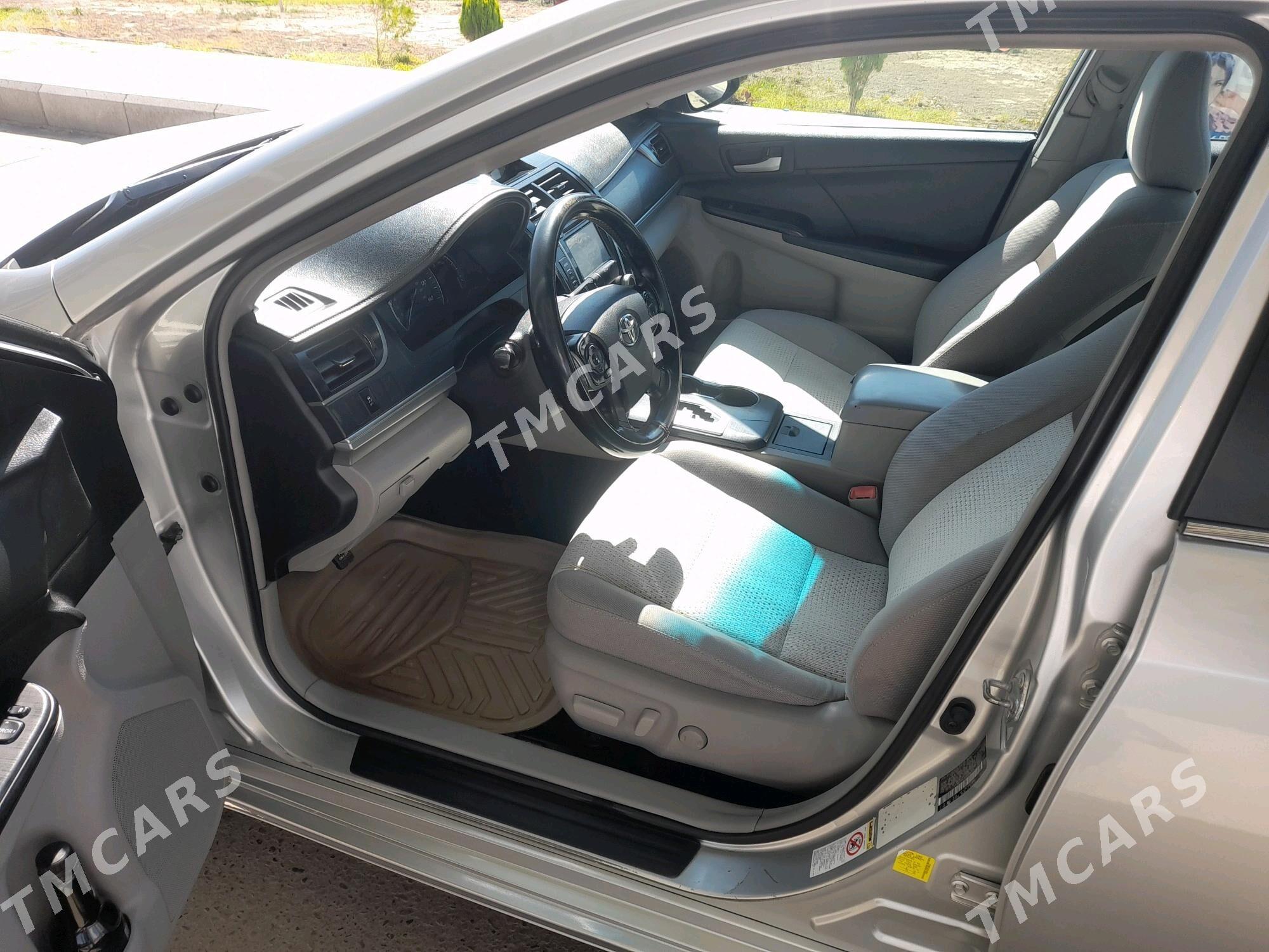 Toyota Camry 2012 - 200 000 TMT - Дашогуз - img 6