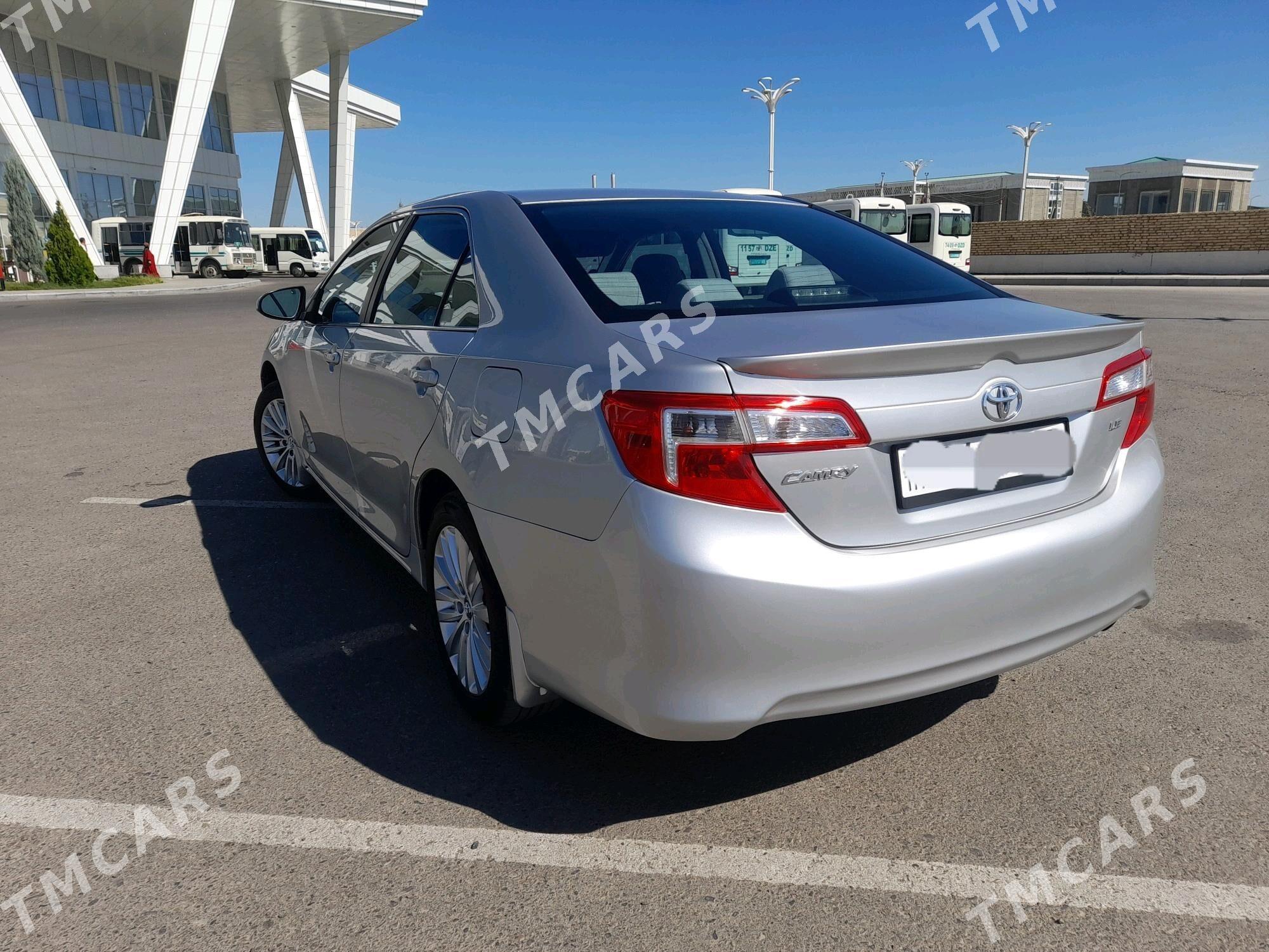 Toyota Camry 2012 - 200 000 TMT - Дашогуз - img 10