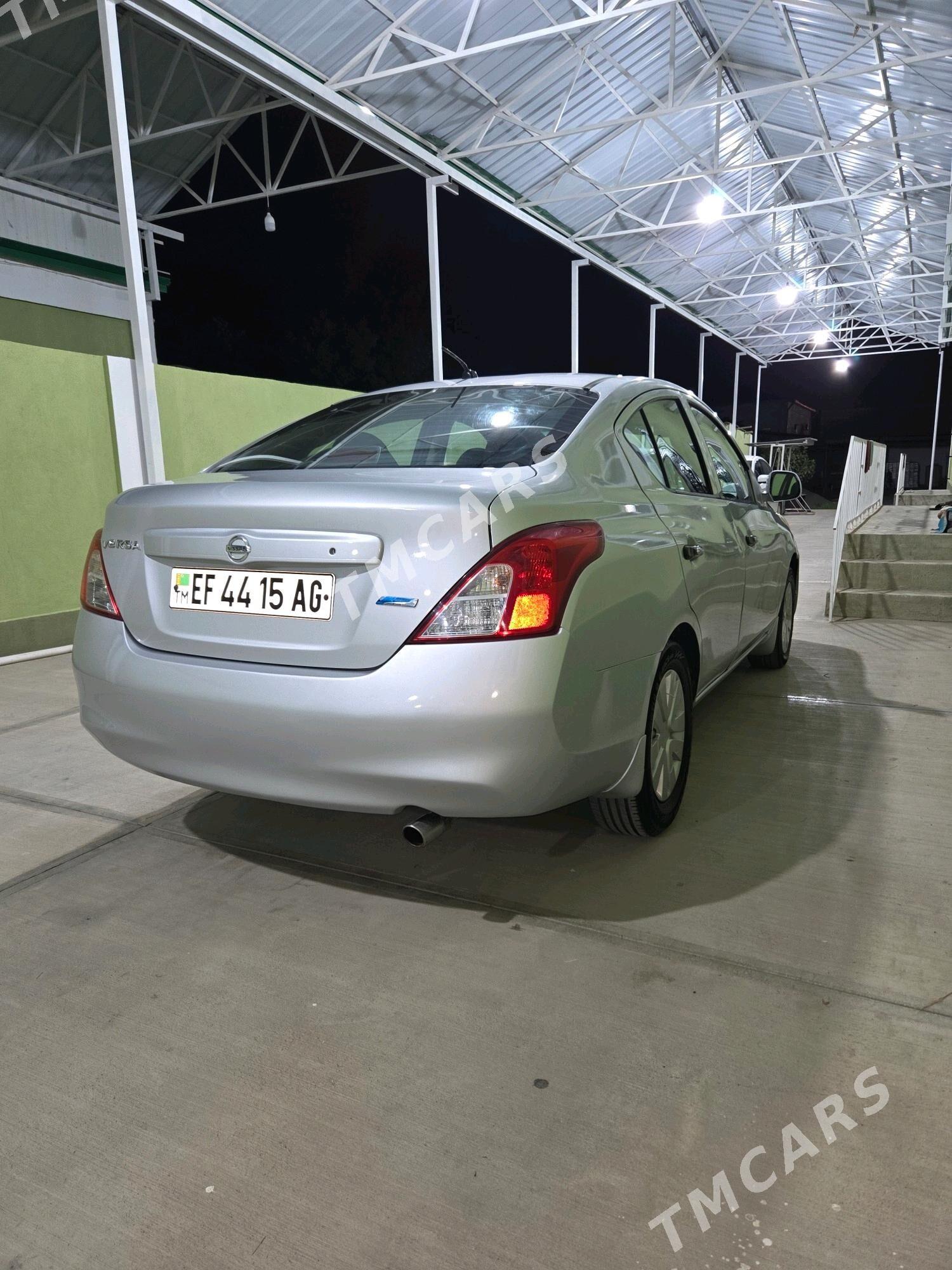 Nissan Versa 2011 - 104 000 TMT - Ашхабад - img 4