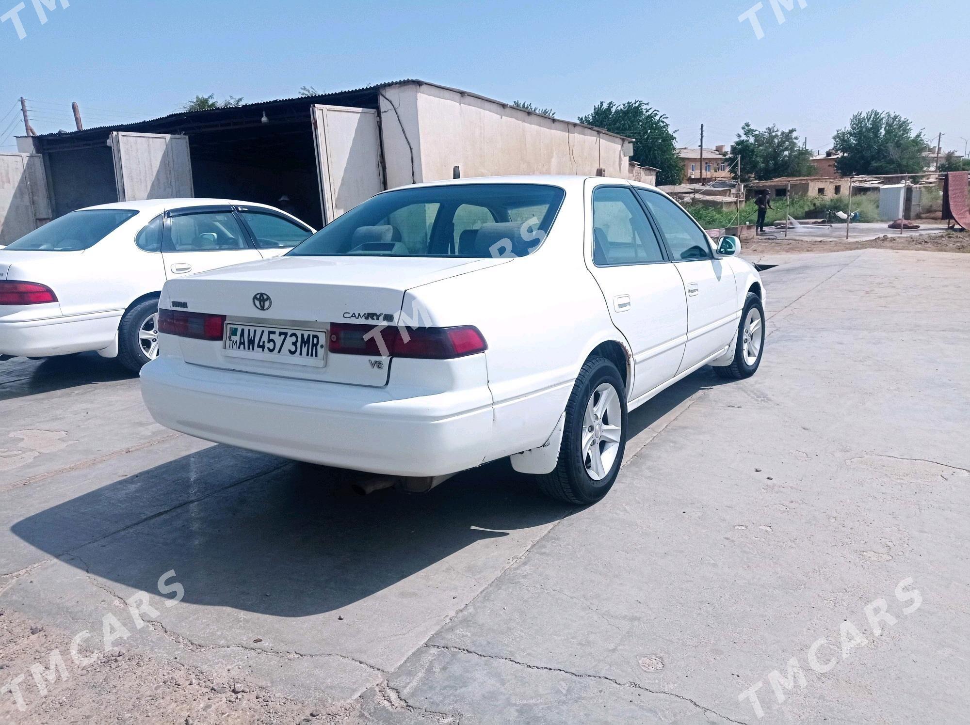 Toyota Camry 1997 - 132 000 TMT - Ёлётен - img 3