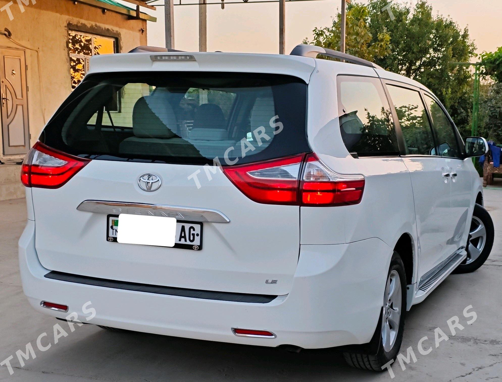Toyota Sienna 2015 - 340 000 TMT - Багир - img 2