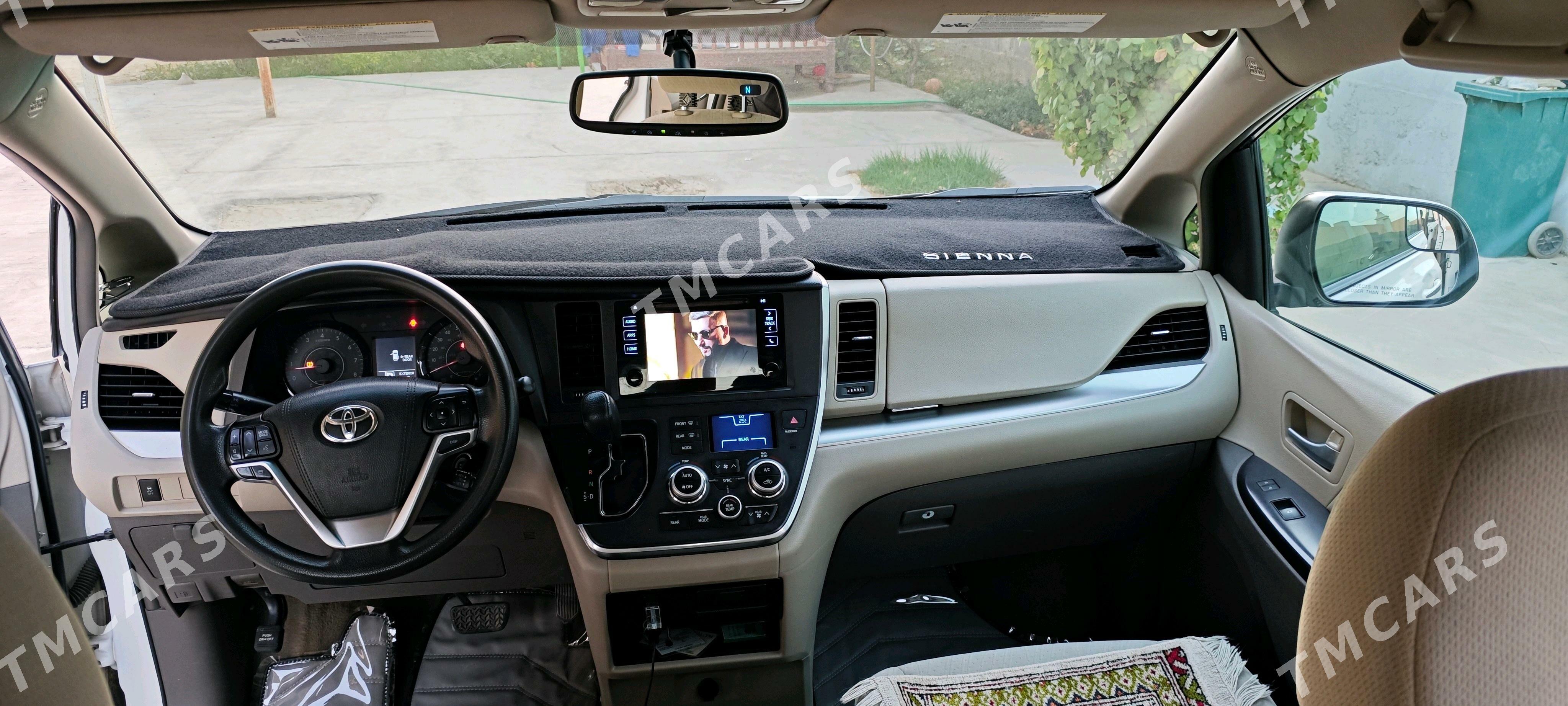 Toyota Sienna 2015 - 340 000 TMT - Багир - img 8
