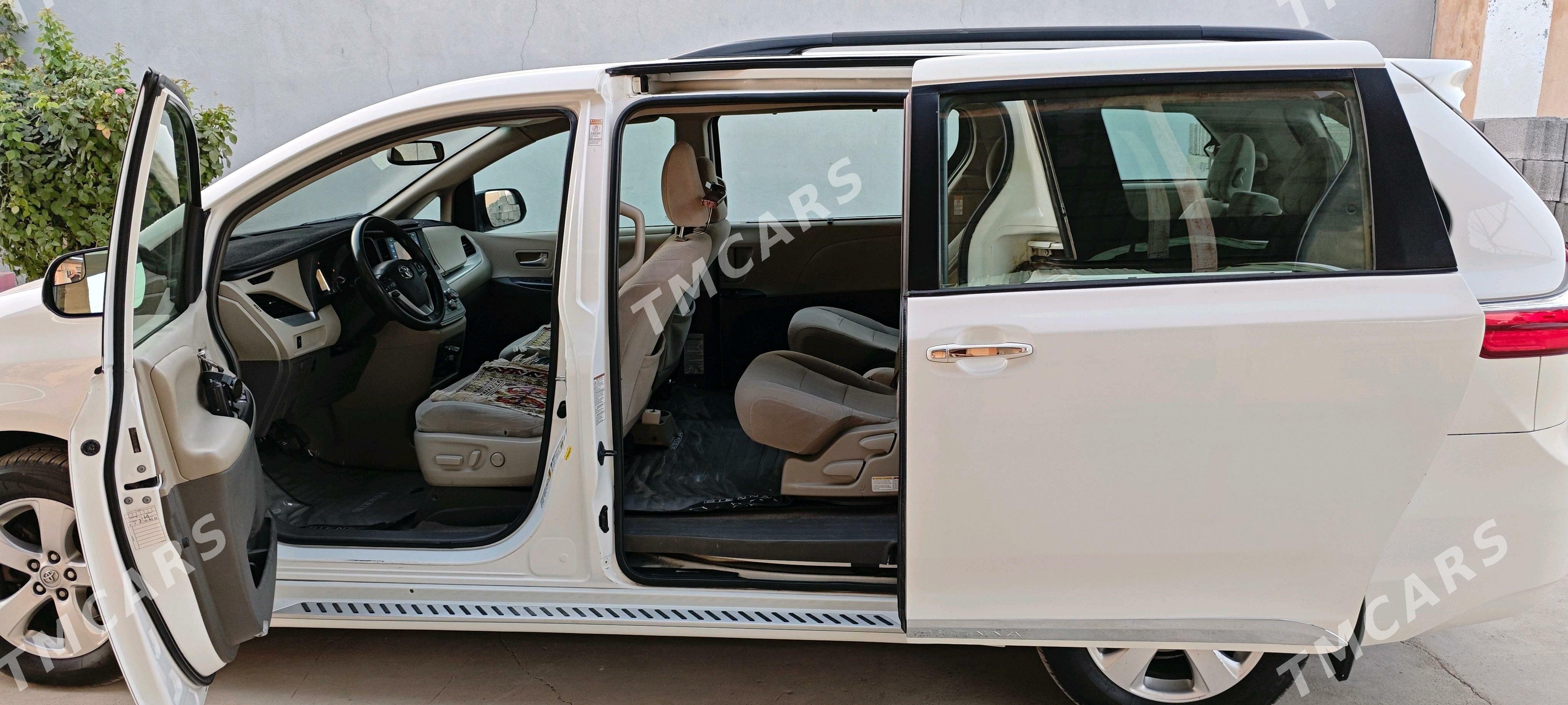 Toyota Sienna 2015 - 340 000 TMT - Багир - img 7