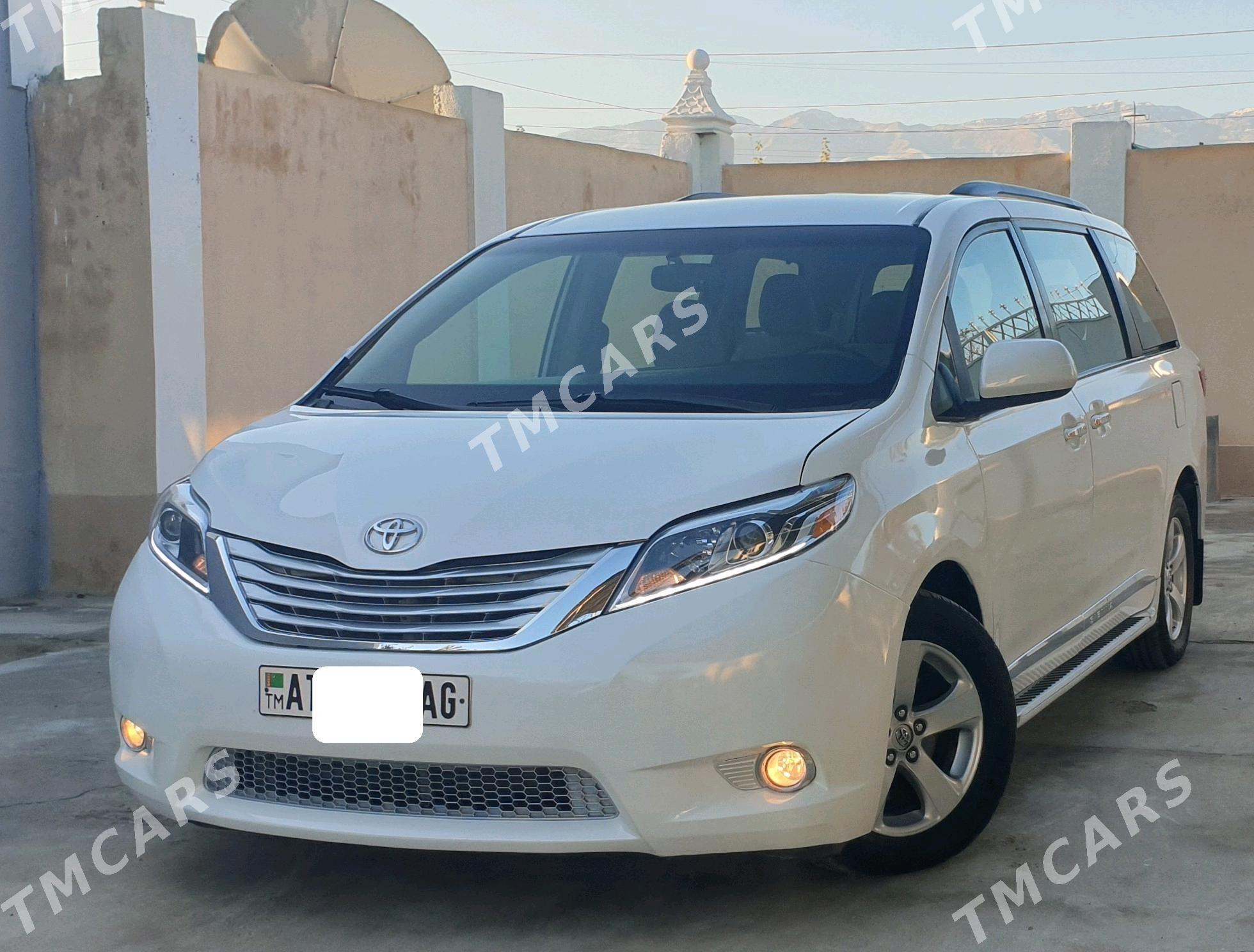 Toyota Sienna 2015 - 340 000 TMT - Багир - img 6