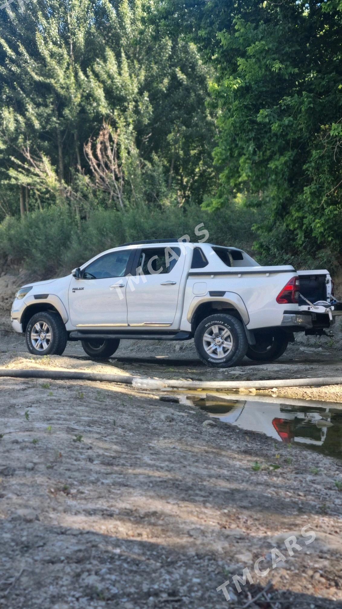 Toyota Hilux 2018 - 460 000 TMT - Aşgabat - img 5