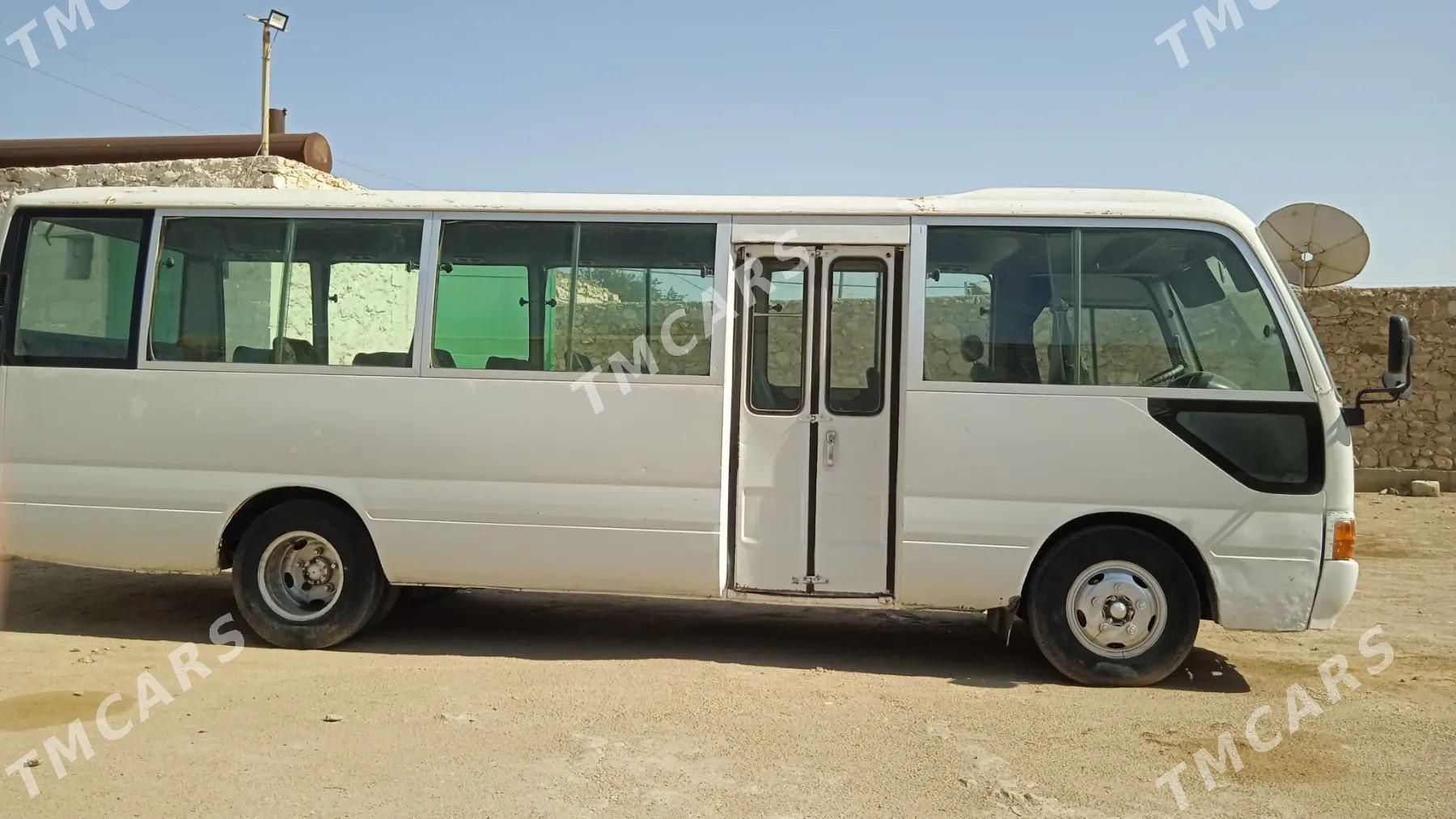 Toyota Coaster 2001 - 200 000 TMT - Jebel - img 5