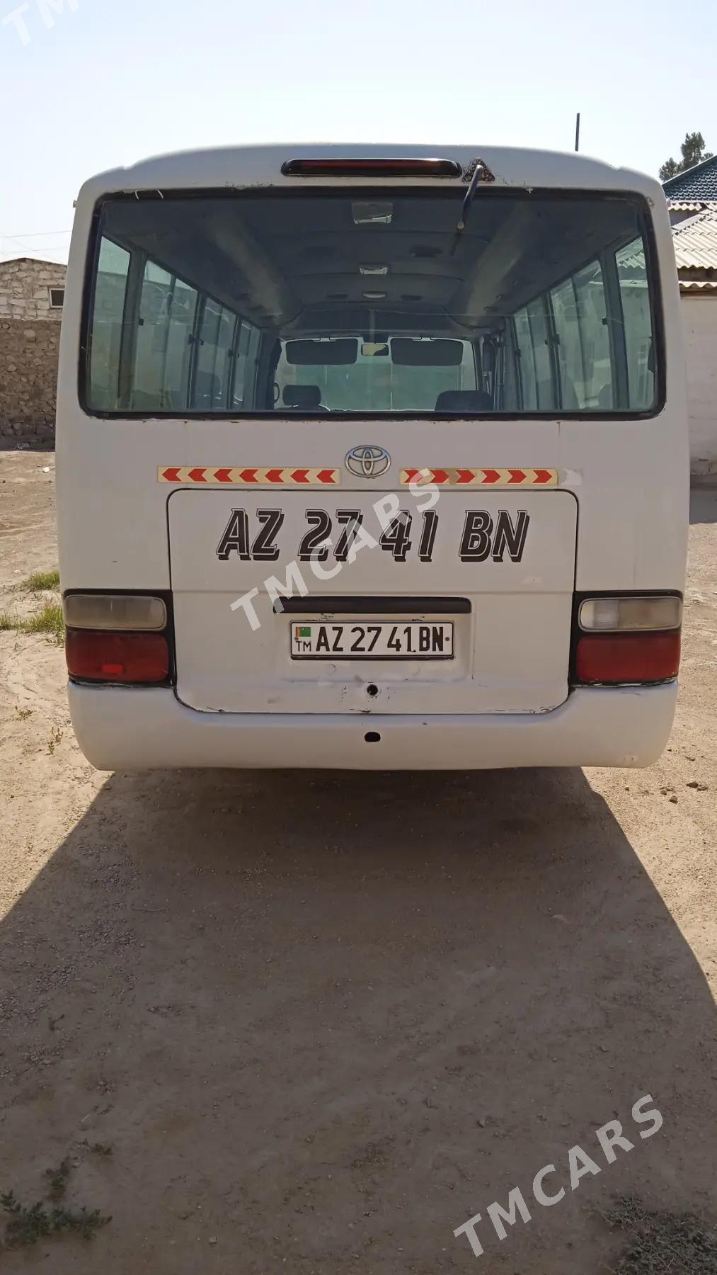 Toyota Coaster 2001 - 200 000 TMT - Jebel - img 4
