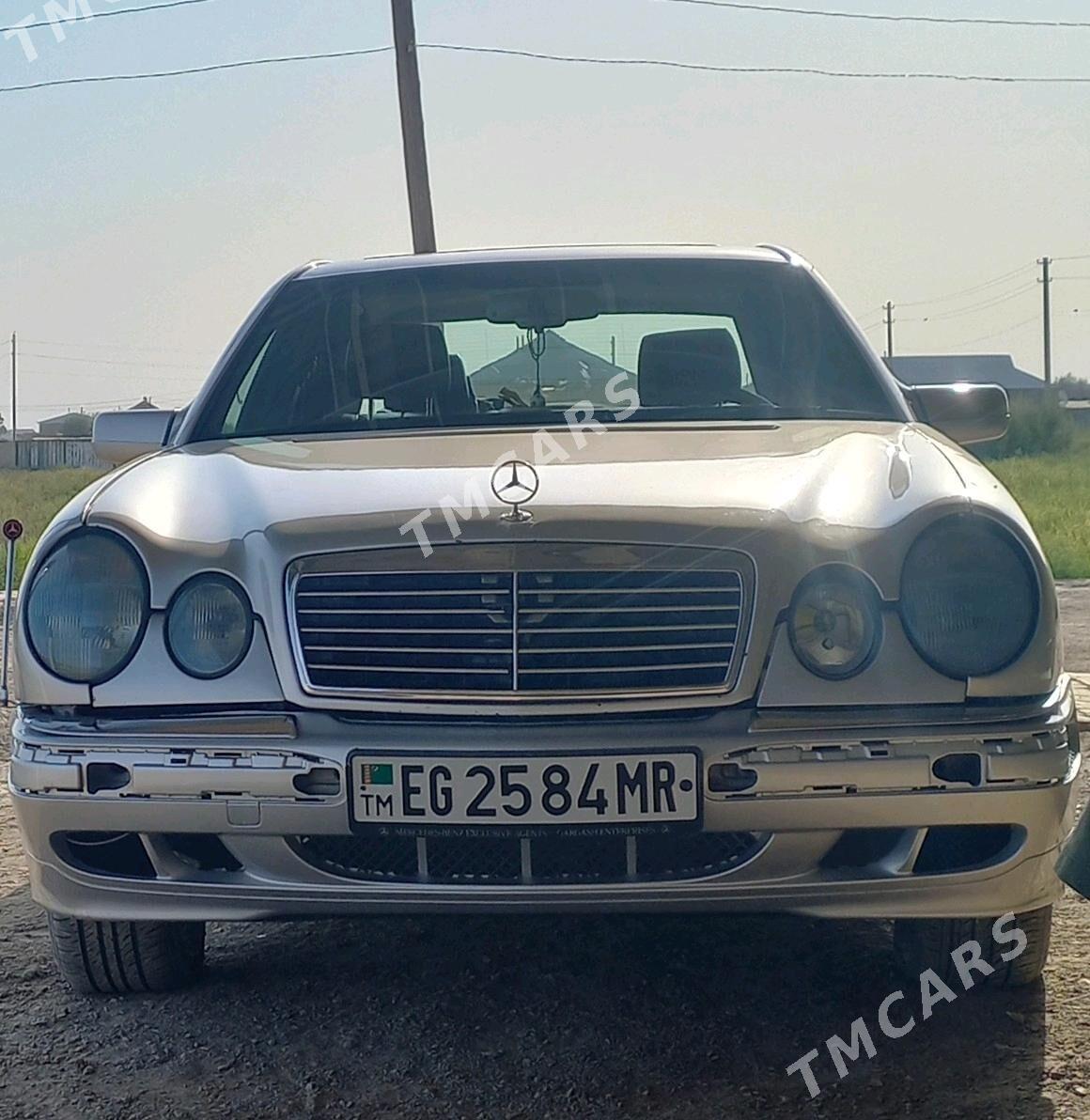 Mercedes-Benz E320 1997 - 93 000 TMT - Мары - img 3